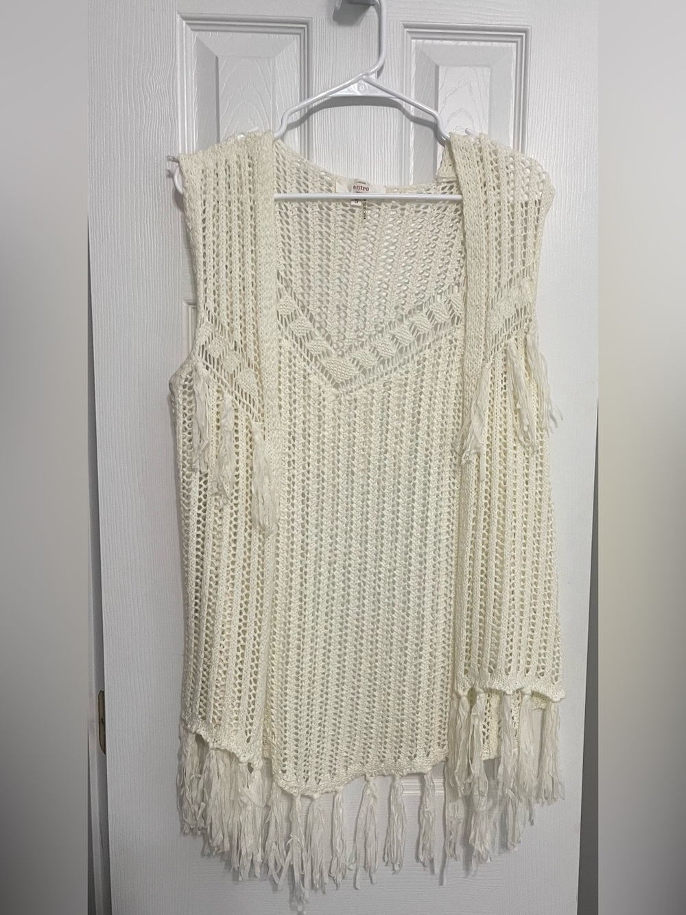 Women’s entro Cream Open-Weave Crochet Sleeveless Vest with Fringe